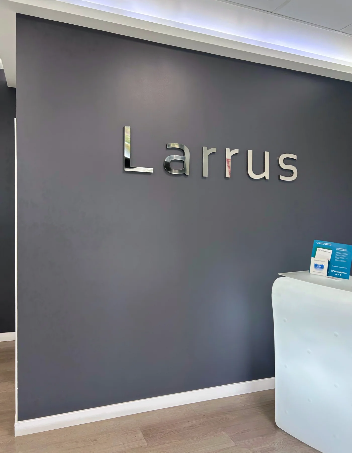 Larrus Clinica Dental Recepcion